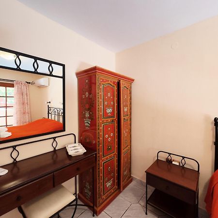 Villa Eleni Seaside Apartments Платаньяс Экстерьер фото