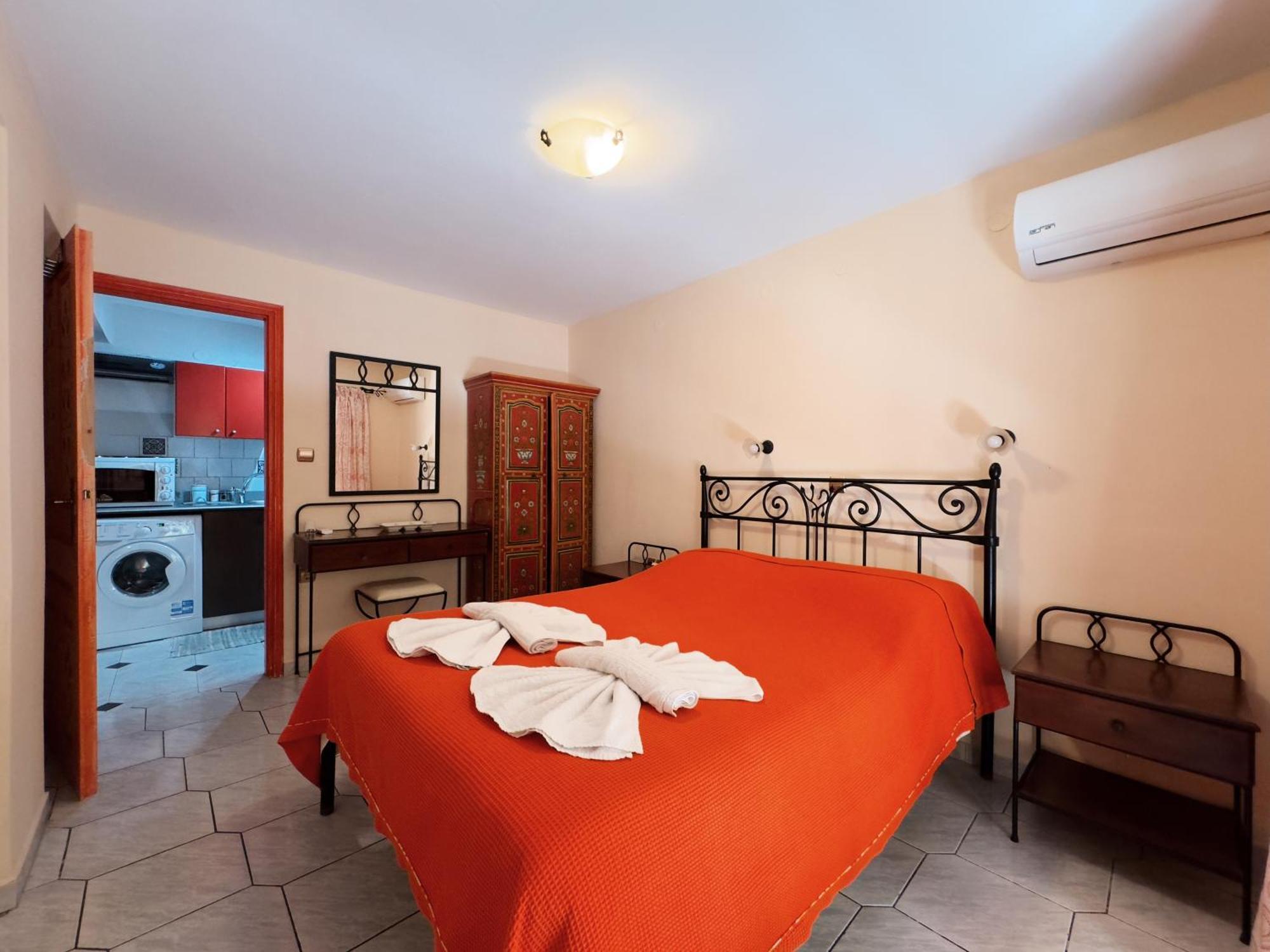 Villa Eleni Seaside Apartments Платаньяс Экстерьер фото