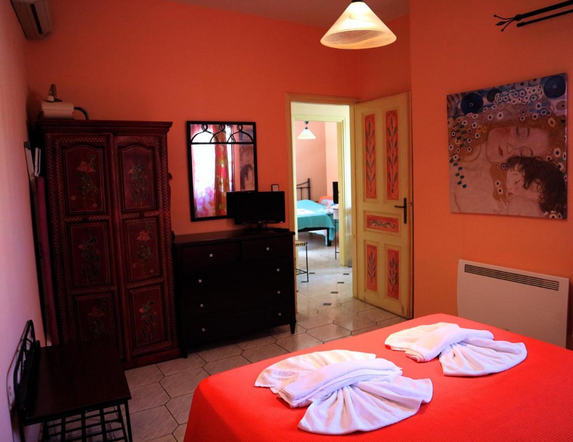 Villa Eleni Seaside Apartments Платаньяс Экстерьер фото